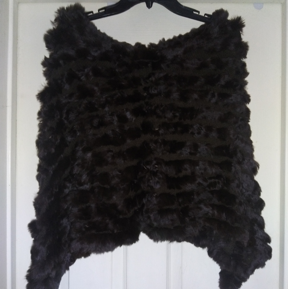 BCBG MAX AZRIA Rabbit Fur poncho, OS